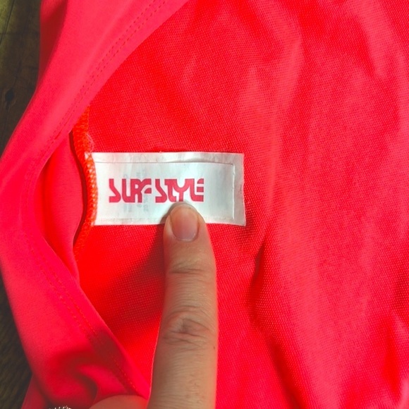 WOMENS SURF STYLE MIAMI One Piece Cheeky Swimsuit HOT PINK SIZE SMALL 90s STYLE - Picture 2 of 4